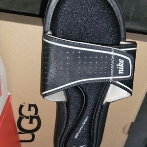 Nike slides womens size 8
